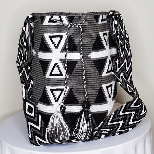 Traditional Wayuu Mochila- Ulesis