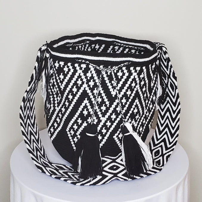 Traditional Wayuu Mochila- Kaletpusayaa