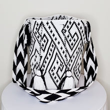 Traditional Wayuu Mochila- Kaletpusayaa