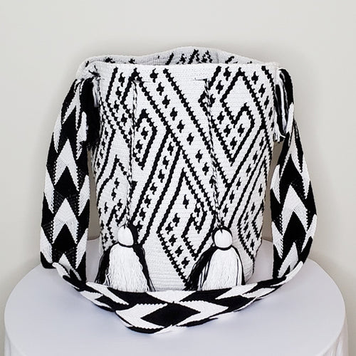 Traditional Wayuu Mochila- Kaletpusayaa