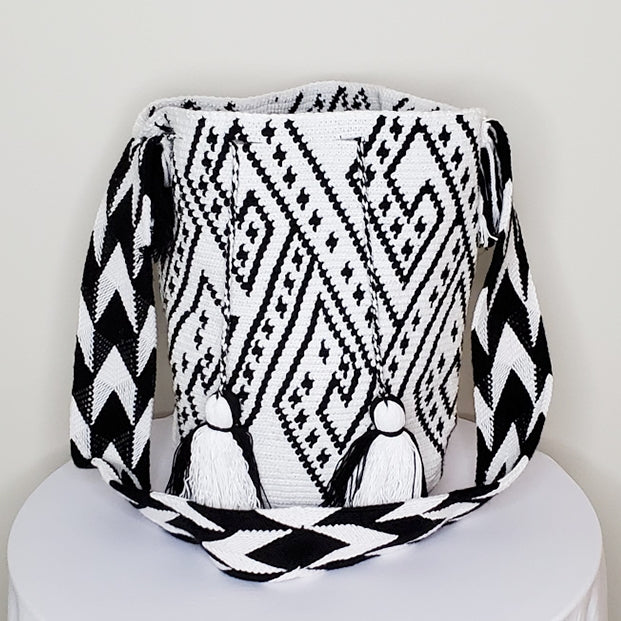 Traditional Wayuu Mochila- Kaletpusayaa