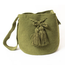 Large green unicolor Wayuu bag